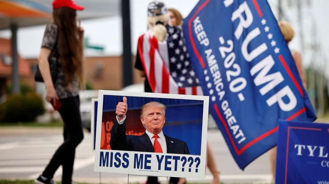 Ông Trump rời đại bản doanh Florida, tuyên bố Mỹ đang tụt lùi - Ảnh 2. Ông Trump rời đại bản doanh Florida, tuyên bố Mỹ đang tụt lùi - Ảnh 2.
