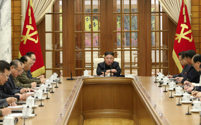 Ông Kim jong-un triệu tập họp để giải quyết các vấn đề cấp bách.