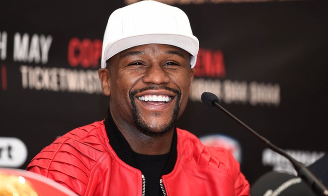 Choáng: Floyd Mayweather kiếm được 30 triệu USD từ chiếc quần đùi mặc trong trận gặp Logan Paul - Ảnh 4.