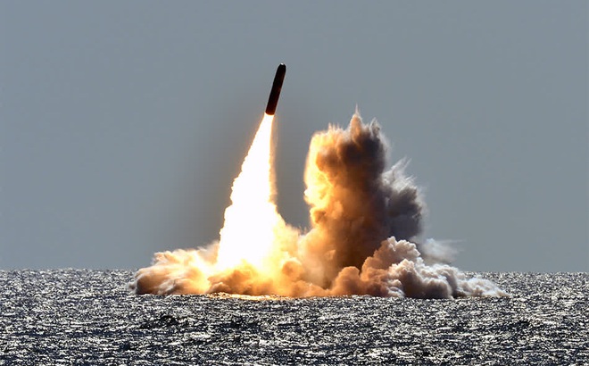 Hải quân Mỹ phóng thử tên lửa Trident II D5. Ảnh: US Navy