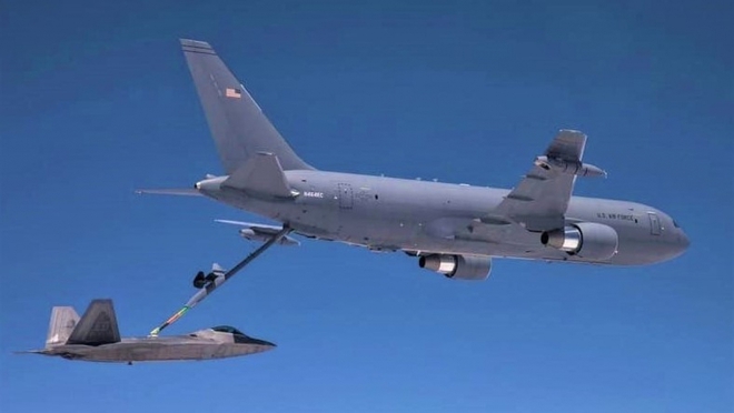 Máy bay tiếp dầu KC-46 đảm nhận chức năng mới - Ảnh 3.