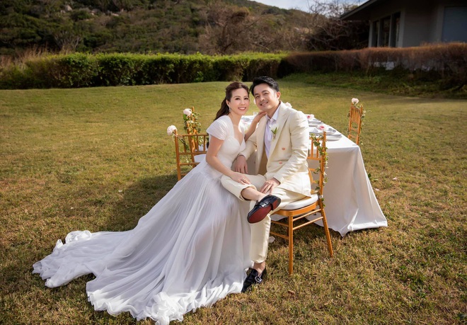 Những khoảnh khắc hạnh phúc trong đám cưới không khách mời của Hoa hậu Thu Hoài - Ảnh 6.