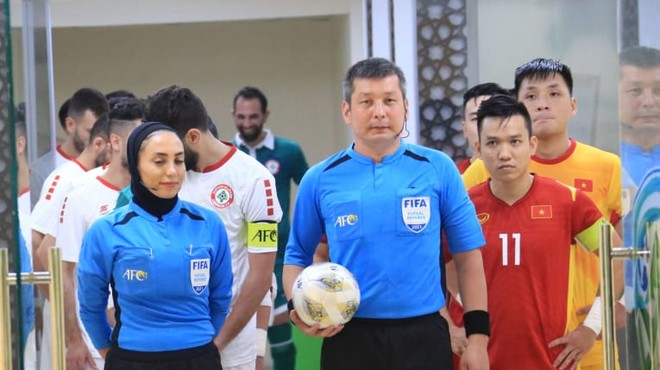 Nữ trọng tài điều khiển trận ĐT Việt Nam tại World Cup - Ảnh 1.