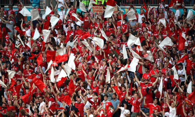 Trải nghiệm kinh hãi tại Euro 2020: Fan nữ Đan Mạch bị hooligan Anh hành hung, giật tóc, nhổ nước bọt - Ảnh 2.