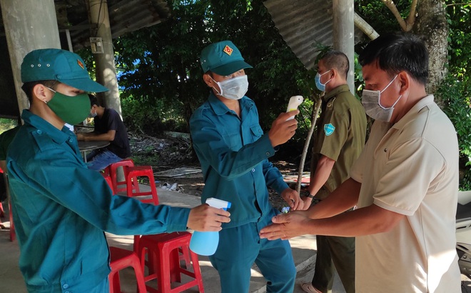 Bạc Liêu tăng cường kiểm soát dịch Covid-19. Trong ảnh: Chốt kiểm soát dịch Covid-19 trên Quốc lộ 1, đoạn đi qua huyện Vĩnh Lợi, Bạc Liêu. Ảnh: CTV.