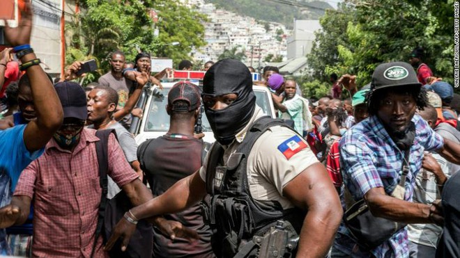 Vụ giết nhầm rúng động trong đêm Tổng thống Haiti bị ám sát: Hé lộ những tình tiết rợn người! - Ảnh 2.