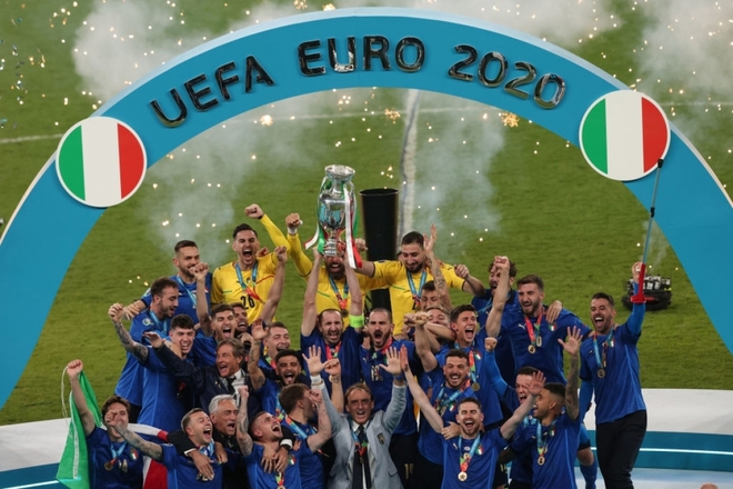 Italia vô địch EURO 2021: HLV Mancini viết lại lịch sử cho Azzurri từ đám tro tàn - Ảnh 3.