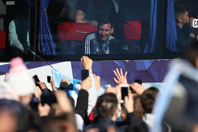 Messi gây xúc động khi mang chức vô địch Copa America trở về Argentina - Ảnh 3.
