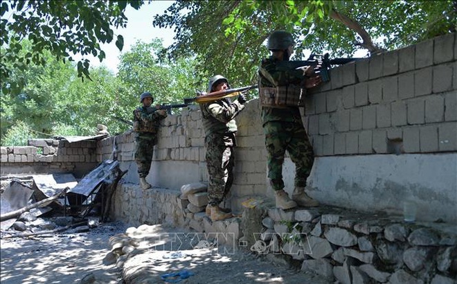 Lực lượng an ninh Afghanistan trong chiến dịch truy quét phiến quân Taliban tại tỉnh Laghman. Ảnh tư liệu: AFP/TTXVN