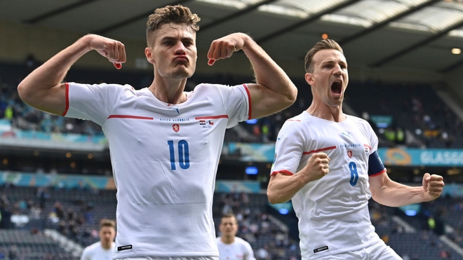 6 ngôi sao ở EURO 2021 có thể cập bến Ngoại hạng Anh - Ảnh 4.