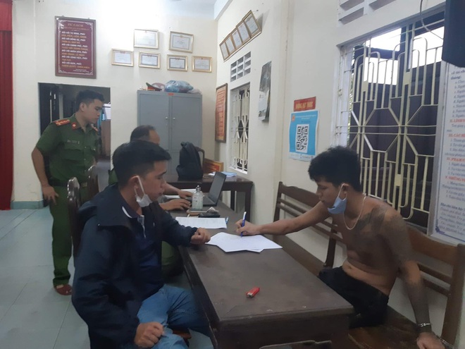 Cháu trai loạn thần cầm rựa chém bà nội tử vong sau cuộc cãi vã - Ảnh 1.
