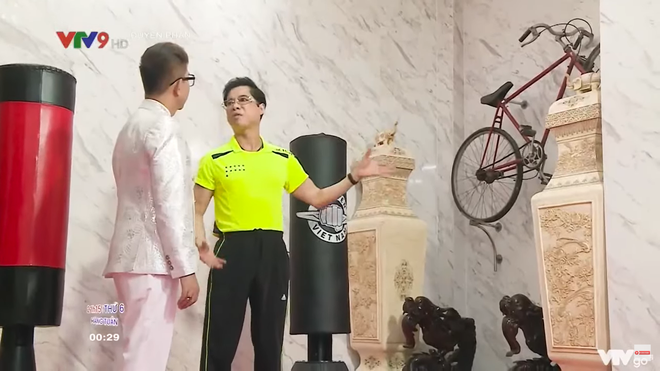 Ngọc Sơn tiết lộ nguyên nhân treo một chiếc xe đạp cũ giữa biệt thự trăm tỷ - Ảnh 2. Ngọc Sơn tiết lộ nguyên nhân treo một chiếc xe đạp cũ giữa biệt thự trăm tỷ - Ảnh 2.