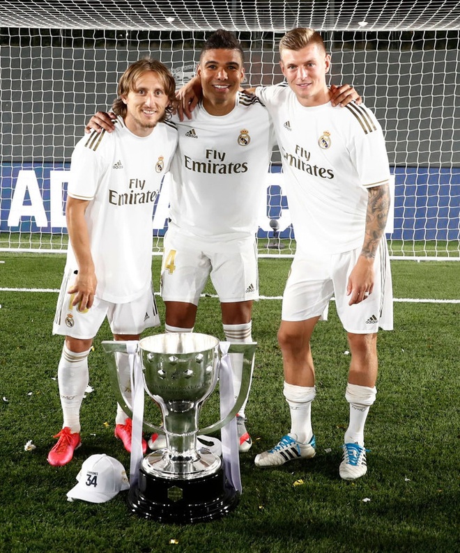 Những gương mặt được kỳ vọng sẽ thay thế Modric, Kroos và Casemiro ở Real Madrid - Ảnh 1.