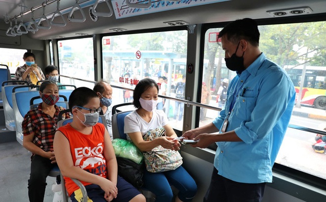 Hà Nội xác định chùm ca bệnh liên quan đến Cty Vận tải Hà Nội: Xét nghiệm gấp toàn bộ nhân viên, lái xe bus