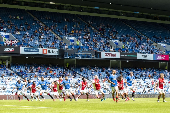 Arsenal liên tiếp sảy chân trước mùa giải mới - Ảnh 6.