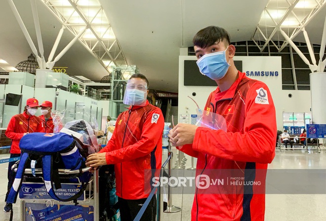 Đoàn thể thao Việt Nam mang mỳ tôm, chia hành lý trước giờ lên đường dự Olympic Tokyo 2020 - Ảnh 7.