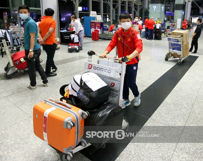 Đoàn thể thao Việt Nam mang mỳ tôm, chia hành lý trước giờ lên đường dự Olympic Tokyo 2020 - Ảnh 9.