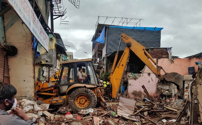 Hiện trường một vụ sập nhà tại Mumbai, Ấn Độ. (Ảnh: Reuters)