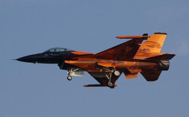 Máy bay F-16 của Lực lượng Không quân Hoàng gia Hà Lan