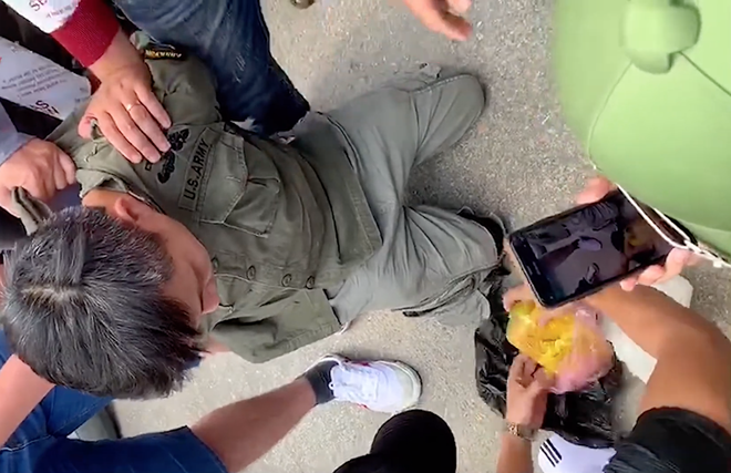Video: Công an tạo tình huống tắc đường, nổ súng bắt nhóm buôn ma túy như phim hành động - Ảnh 2. Video: Công an tạo tình huống tắc đường, nổ súng bắt nhóm buôn ma túy như phim hành động - Ảnh 2.