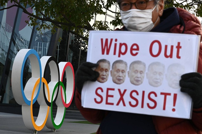 Olympic Tokyo 2020 liên tục bị tấn công bởi những bê bối trước ngày khai mạc - Ảnh 3.