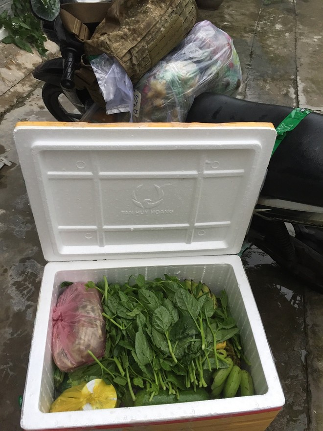 Vụ thanh niên trình bày ra nhà xe để lấy thực phẩm: Đội CSGT Bàn Cờ giữ nguyên quan điểm xử phạt - Ảnh 2. Vụ thanh niên trình bày ra nhà xe để lấy thực phẩm: Đội CSGT Bàn Cờ giữ nguyên quan điểm xử phạt - Ảnh 2.
