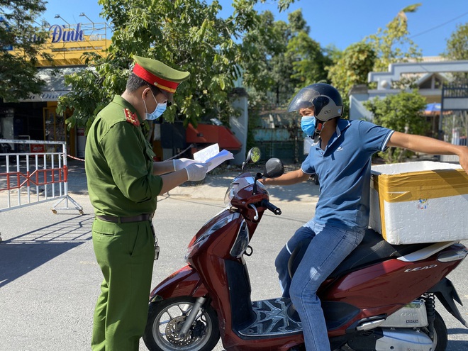Đà Nẵng thêm nhiều ca nhiễm trong cộng đồng, chính quyền yêu cầu nhà nào ở nhà đó - Ảnh 1. Đà Nẵng thêm nhiều ca nhiễm trong cộng đồng, chính quyền yêu cầu nhà nào ở nhà đó - Ảnh 1.