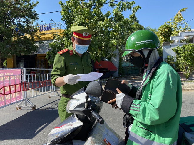 Đà Nẵng thêm nhiều ca nhiễm trong cộng đồng, chính quyền yêu cầu nhà nào ở nhà đó - Ảnh 2. Đà Nẵng thêm nhiều ca nhiễm trong cộng đồng, chính quyền yêu cầu nhà nào ở nhà đó - Ảnh 2.