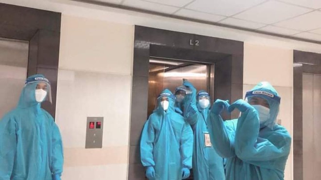 F0 ở bệnh viện dã chiến kể chuyện tiếng chuông vang lên trong đêm, cảnh tượng sau đó khiến ai nấy choáng váng - Ảnh 1. F0 ở bệnh viện dã chiến kể chuyện tiếng chuông vang lên trong đêm, cảnh tượng sau đó khiến ai nấy choáng váng - Ảnh 1.