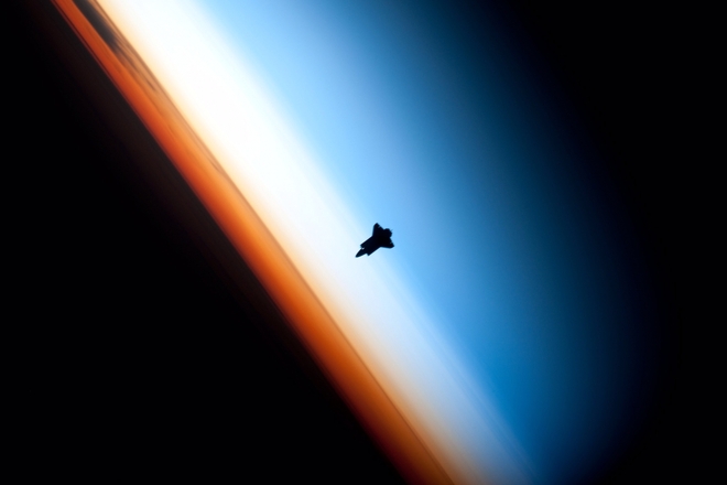Nín thở trước những khoảnh khắc ngoạn mục nhìn từ vũ trụ được NASA ghi lại - Ảnh 2.