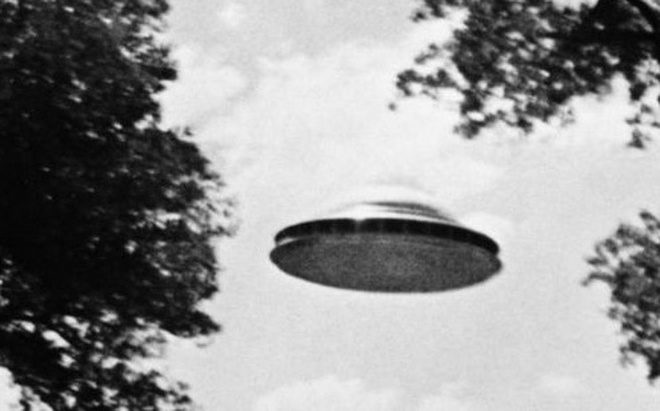 Lầu Năm Góc liệu có đang nắm giữ những đoạn video liên quan tới UFO (Ảnh: Sưu tầm)
