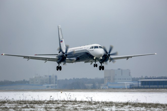 Putin hạ lệnh, máy bay Nga an toàn nhất đã xuất hiện: Đường băng cất - hạ cánh cũng rất ngắn! - Ảnh 7.