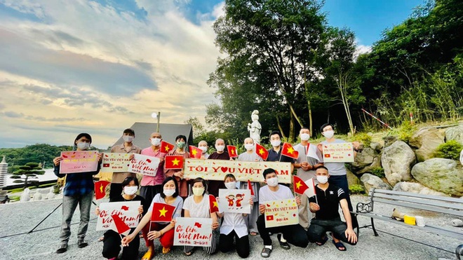 Ấm lòng hình ảnh người dân Việt Nam tại Nhật Bản gửi lời động viên ý nghĩa cho VĐV Việt Nam tham dự Olympic Tokyo 2020 - Ảnh 1.