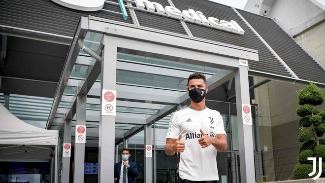 Cristiano Ronaldo gây xúc động khi trở lại hội quân với Juventus - Ảnh 1.