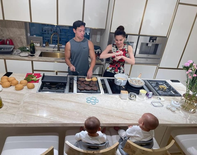 Cận cảnh căn bếp đặc biệt trong biệt thự mới tậu của vợ chồng Hồ Ngọc Hà - Ảnh 3.