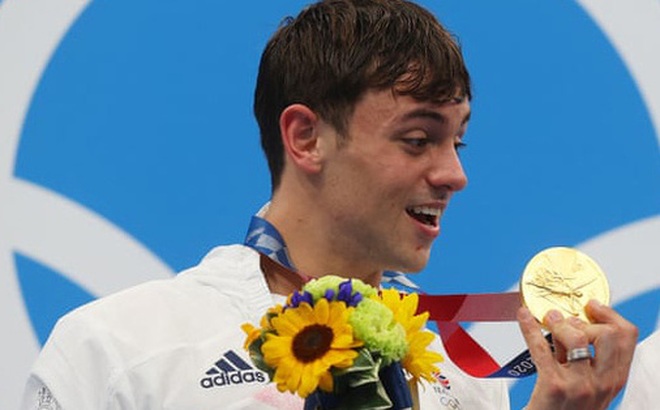 Tom Daley và tấm Huy chương Vàng anh chờ đợi suốt 13 năm