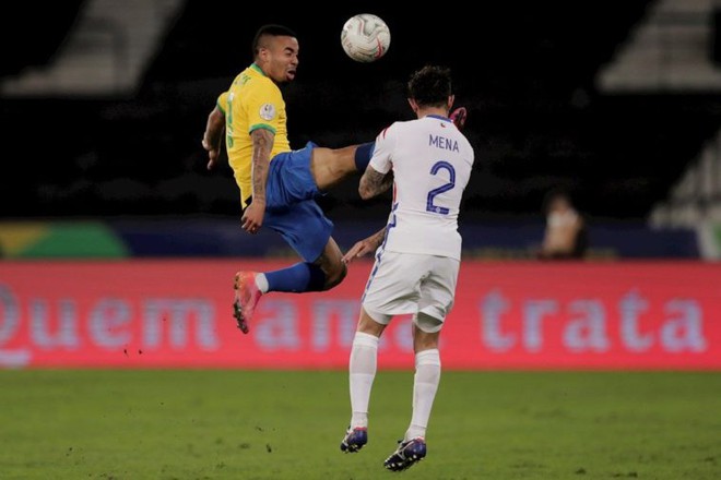 Brazil 1-0 Chile: Biến dễ thành khó - Ảnh 2.