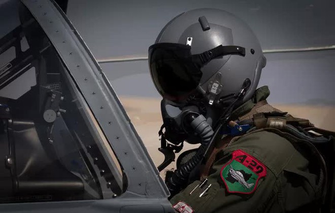 NÓNG: Tàu chiến Anh xâm phạm lãnh hải Nga, hậu quả vô cùng nghiêm trọng - Phòng không Syria lột xác ngoạn mục, Israel choáng váng - Ảnh 1.