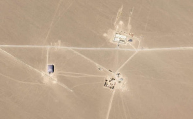 Hình ảnh vệ tinh về cái mà FAS gọi là "bãi hầm phóng tên lửa hạt nhân" của Trung Quốc trên sa mạc. Ảnh: Planet Labs.