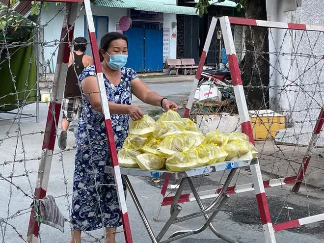 Nghệ An và Bình Dương có ca mắc COVID-19 tử vong đầu tiên; Các ca COVID-19 ở TP.HCM sẽ tăng do mầm bệnh có nhiều nơi - Ảnh 1.