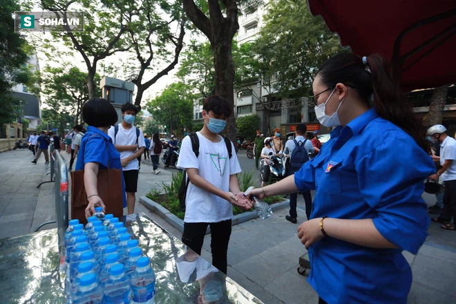 Hơn 1 triệu thí sinh bắt đầu thi tốt nghiệp THPT 2021 môn Văn - Ảnh 5.