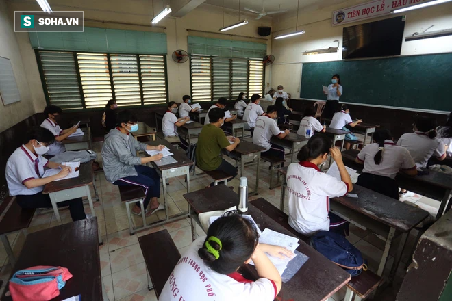 Đáp án các mã đề môn Toán thi tốt nghiệp THPT; TP.HCM có 3 điểm thi ghi nhận thí sinh dương tính COVID-19 - Ảnh 3.