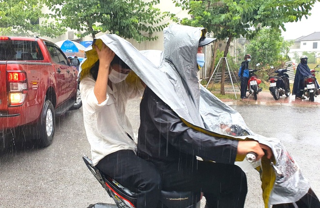 Hơn 1 triệu thí sinh bắt đầu thi tốt nghiệp THPT 2021 môn Văn - Ảnh 3.