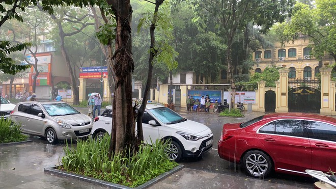 Đáp án các mã đề môn Toán thi tốt nghiệp THPT; TP.HCM có 3 điểm thi ghi nhận thí sinh dương tính COVID-19 - Ảnh 1.