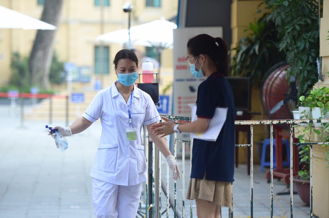 Hơn 1 triệu thí sinh bắt đầu thi tốt nghiệp THPT 2021 môn Văn - Ảnh 3.