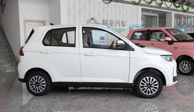 Cận cảnh chiếc ô tô điện siêu rẻ, giá chỉ 95 triệu đồng
