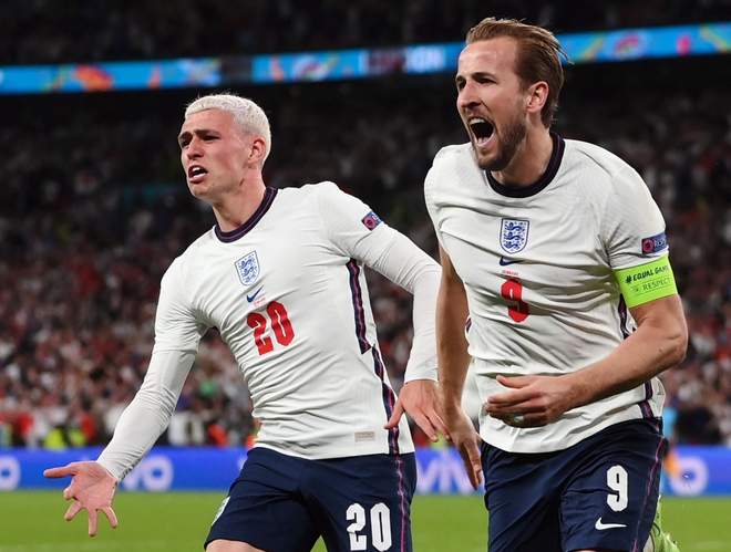 Sân Wembley mở hội, ĐT Anh ăn mừng cuồng nhiệt khi vào chung kết EURO 2021 - Ảnh 13.