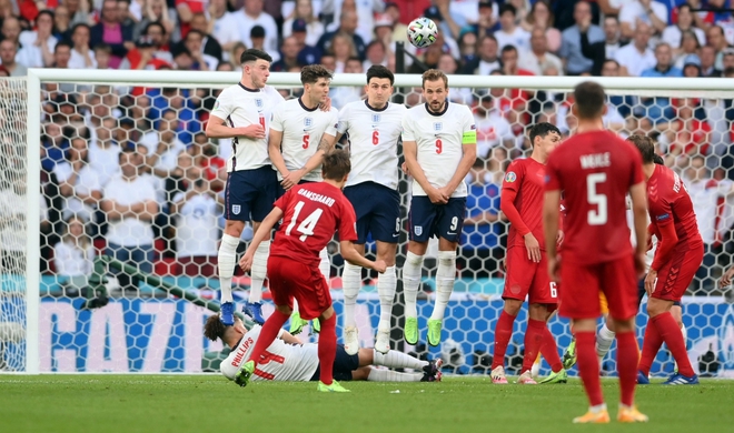 Sân Wembley mở hội, ĐT Anh ăn mừng cuồng nhiệt khi vào chung kết EURO 2021 - Ảnh 9.
