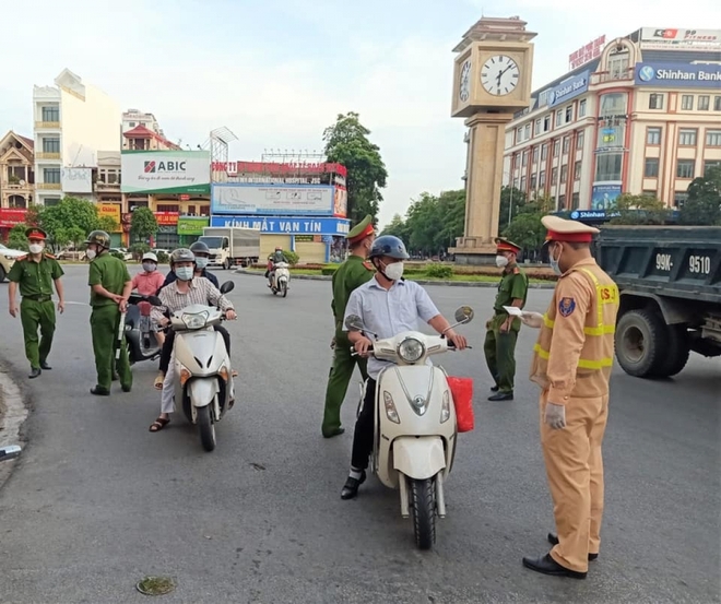 Phát hiện chùm 9 ca bệnh tại công trường xây dựng Trường Cao đẳng sư phạm Bắc Ninh - Ảnh 1.