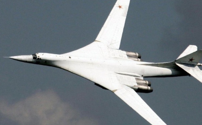Máy bay ném bom chiến lược Tu-160. Ảnh: Reuters